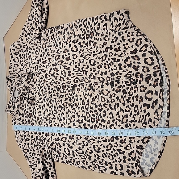 H&M, Size 0, Leopard Print, Long Sleeve, Tie Neck Blouse.  Excellent Condition - Picture 7 of 12